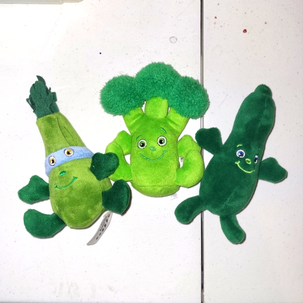 Three super veggies plush friends